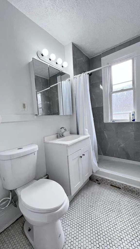 2 bed, 700 sqft, $1,550 — Photo 4