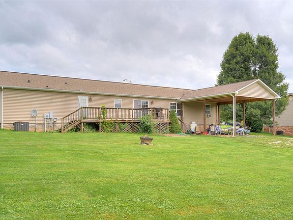 3rd image of 3875 Bainbridge Dr