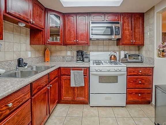 4th image of 4407 Merced Ave #1/2