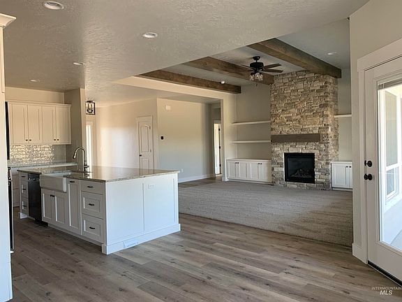 3rd image of 4007 E Briggs Ct