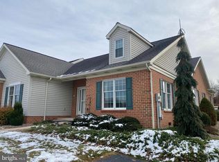 1476 Spring Side Dr E, Chambersburg, PA 17202