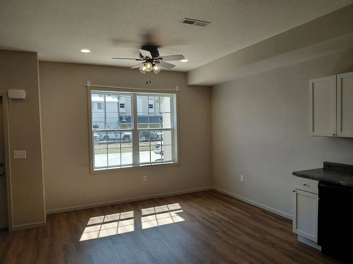 Townhome Apartments — Photo 2