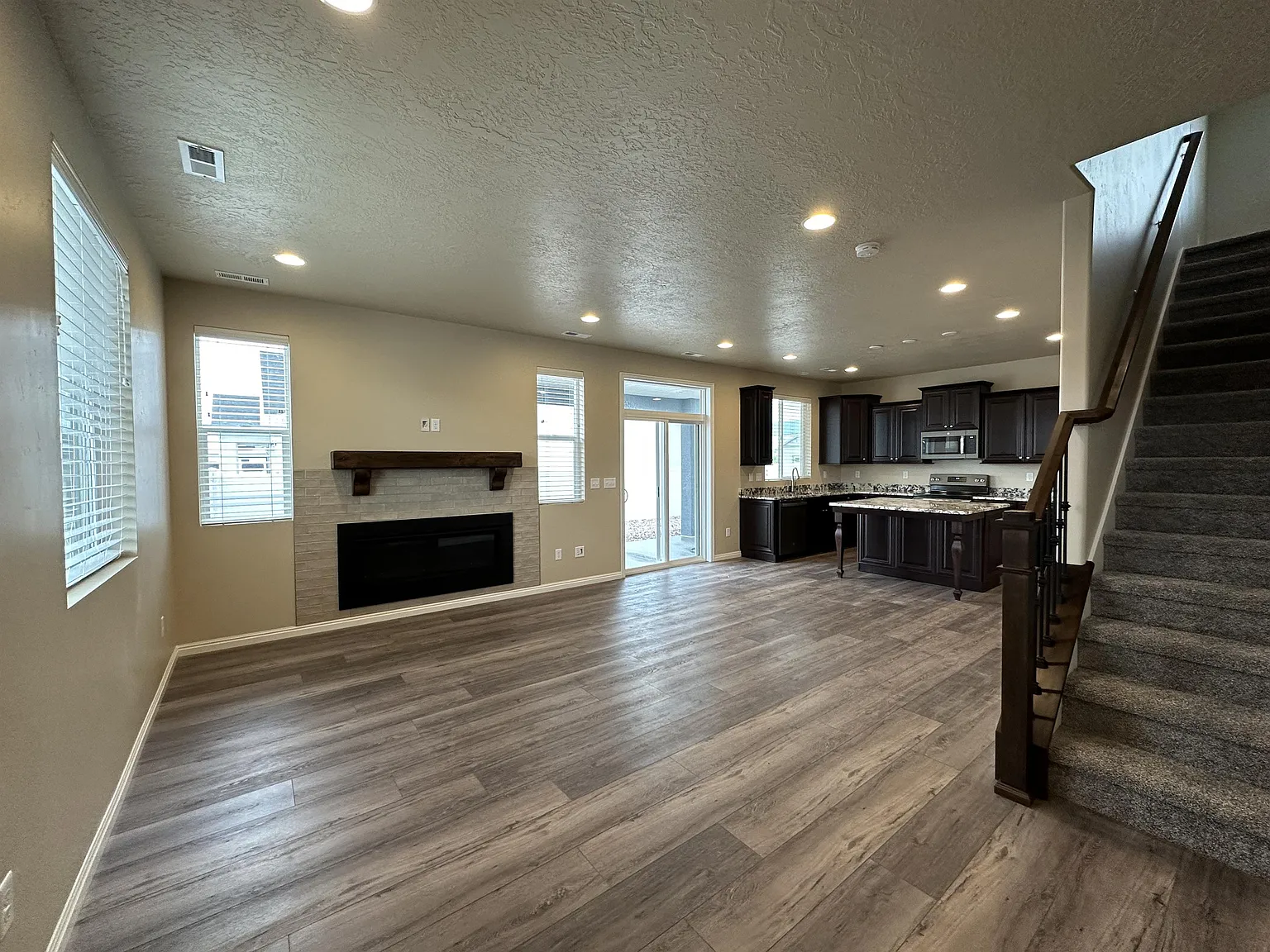 2312 W Lydia Ln - EB - 1 — Photo 1