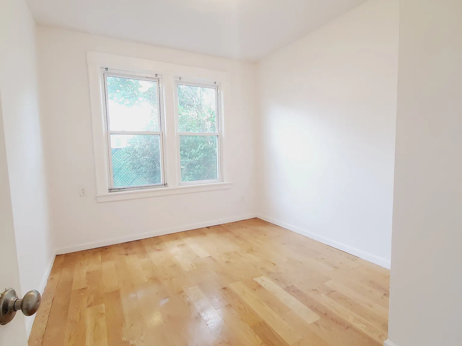 4 bed, 1200 sqft, $3,000 — Photo 3