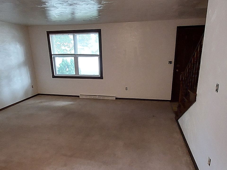 Photos are of a similar unit.. Photos were taken before unit was cleaned.