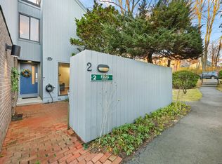 2 Frog Holw, Ridgefield, CT 06877