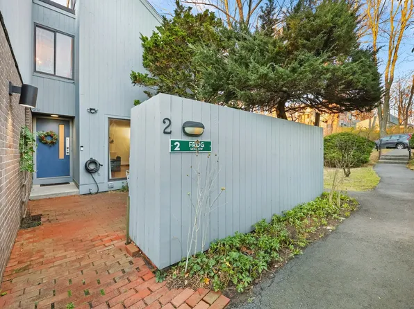 2 Frog Hollow, Ridgefield, CT 06877