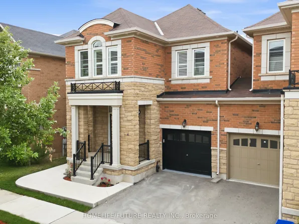 127 Huguenot Rd, Oakville, ON L6H 0M3