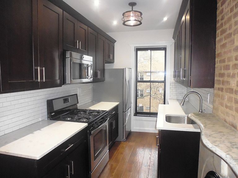 1st image of 808 Marcy Ave