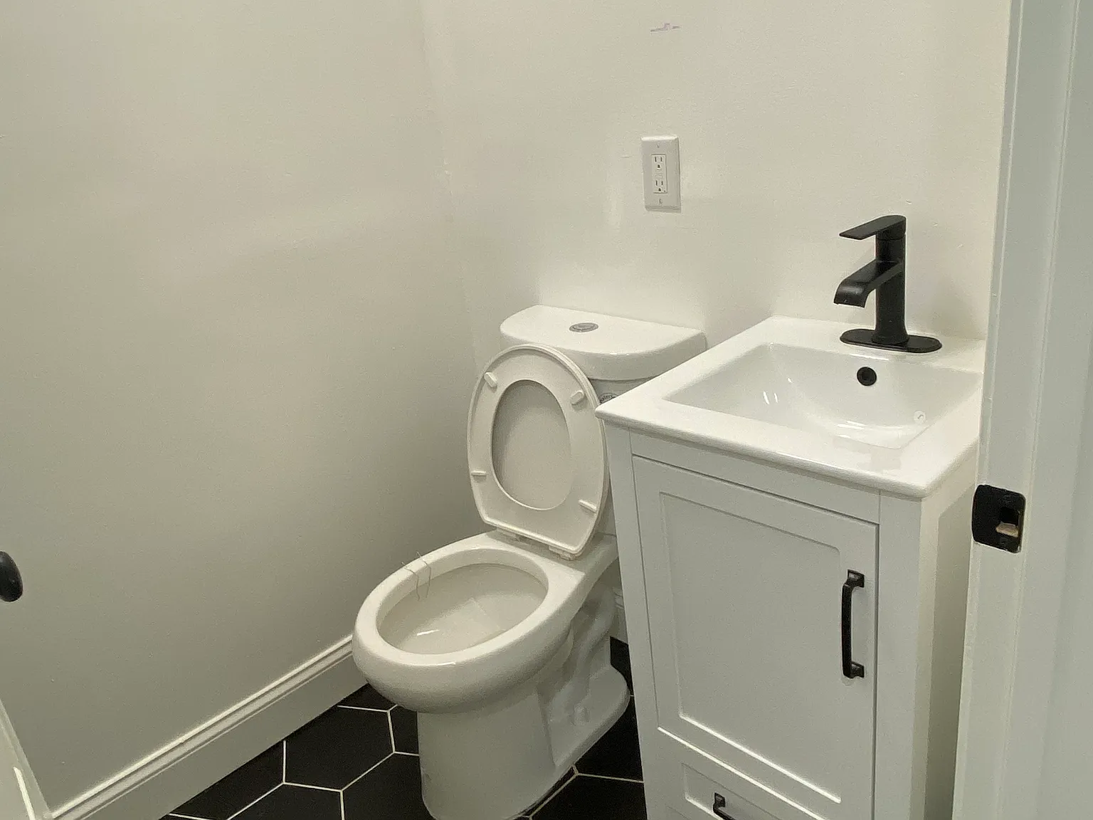 3 bed, 962 sqft, $1,800 — Photo 4