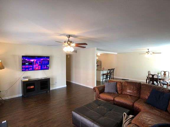 4th image of 1010 E Maryland Ave #20