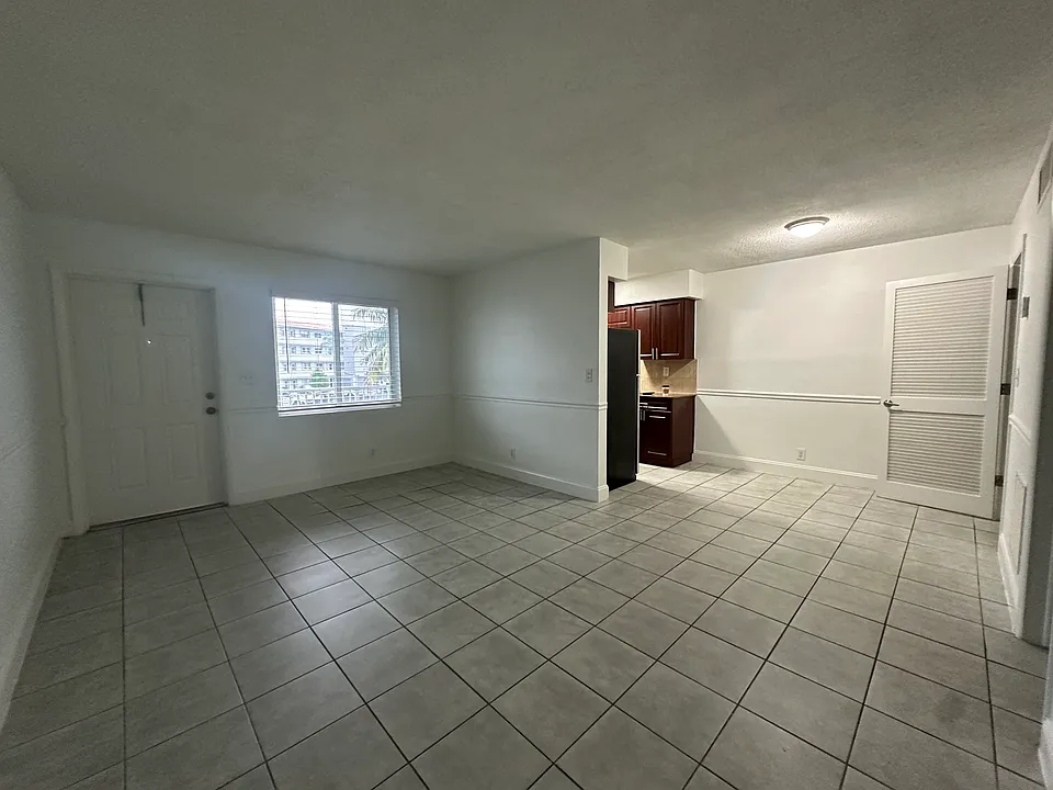 110 NE 19th Ave #12