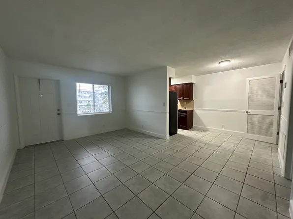 110 NE 19th Ave, Deerfield Beach, FL