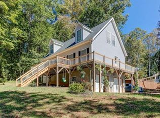 206 Kimzey Rd, Mills River, NC 28759