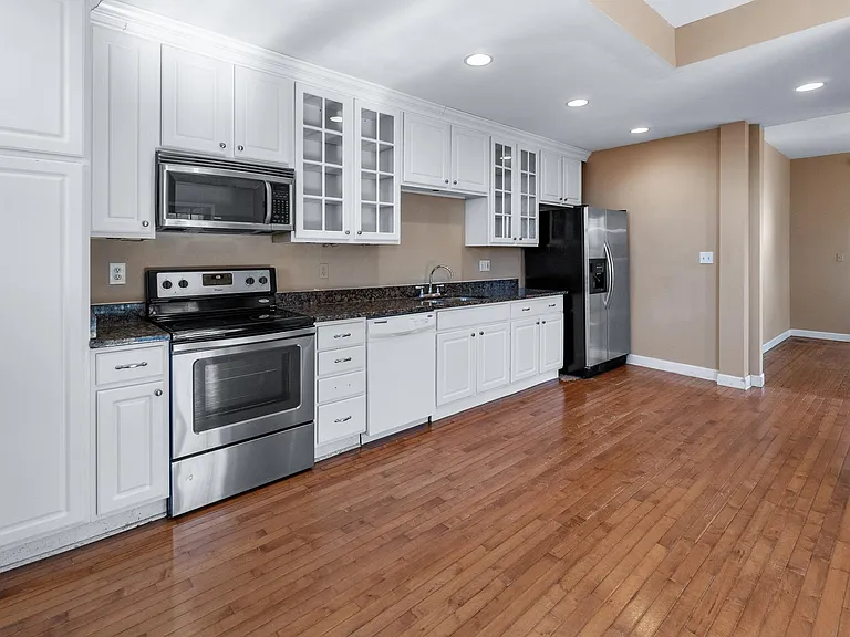 6642 Jefferson Blvd #B — Photo 6