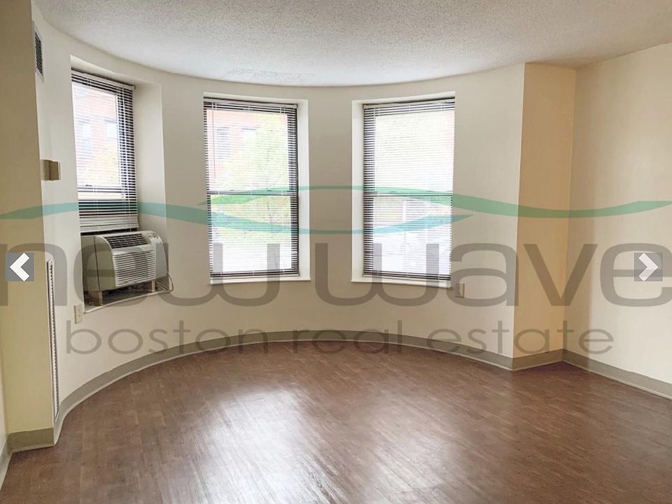 2nd image of 78 Westland Ave #6