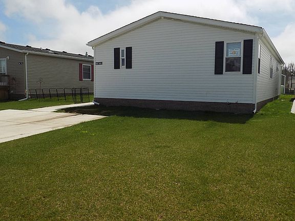 2nd image of 3404 Spring St