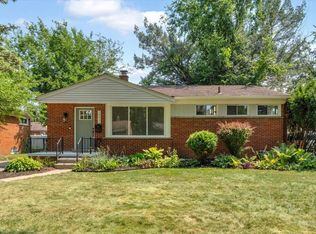 14421 Rosemary Blvd, Oak Park, MI 48237