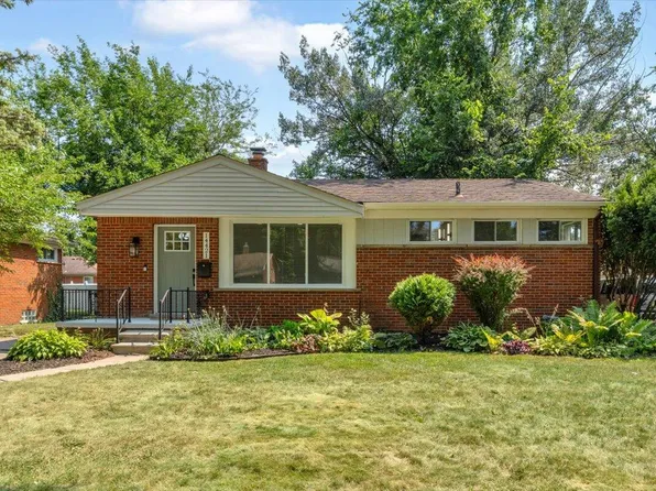 14421 Rosemary Blvd, Oak Park, MI 48237