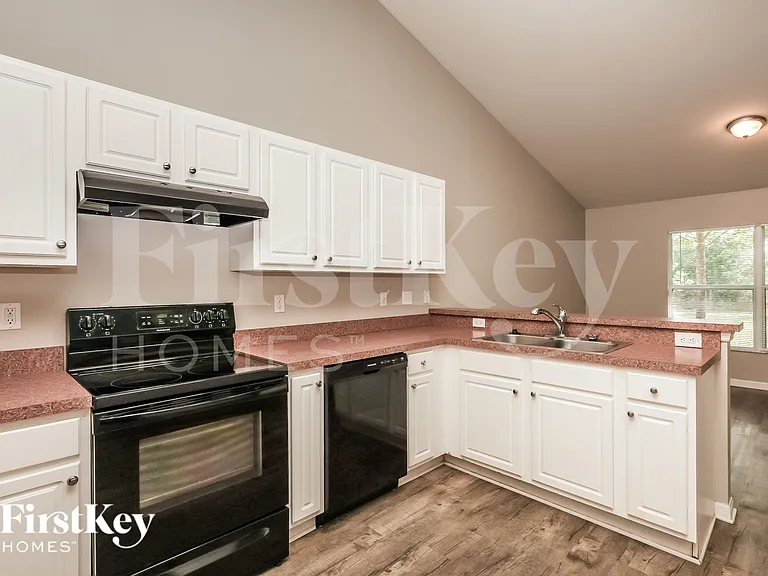 420 Desoto Ave — Photo 6