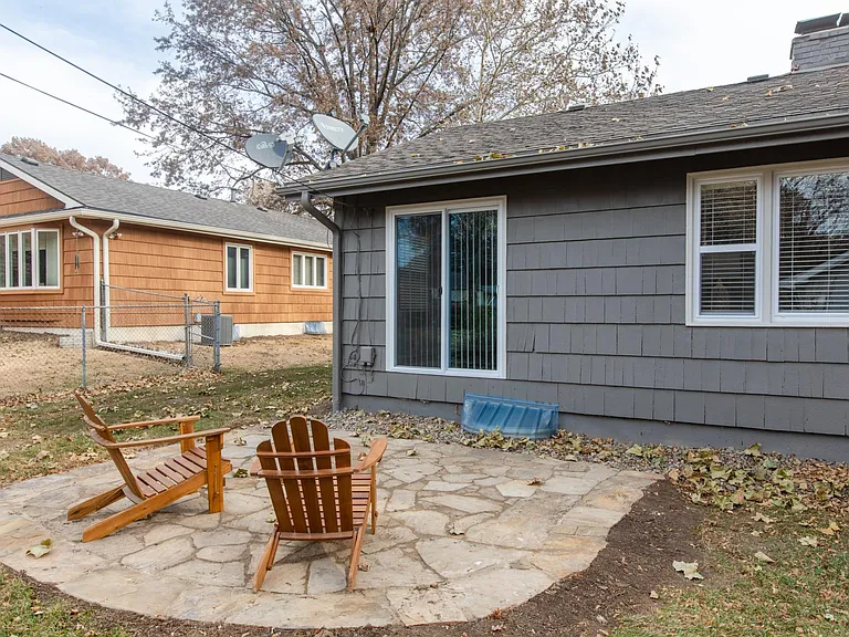 8614 Woodson Dr — Photo 17