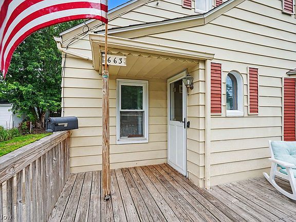 5th image of 663 Essex St