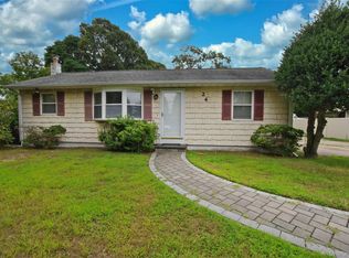 24 Island Blvd, Bohemia, NY 11716
