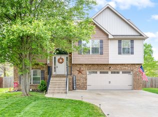 1858 Deerstand Dr, Clarksville, TN 37042