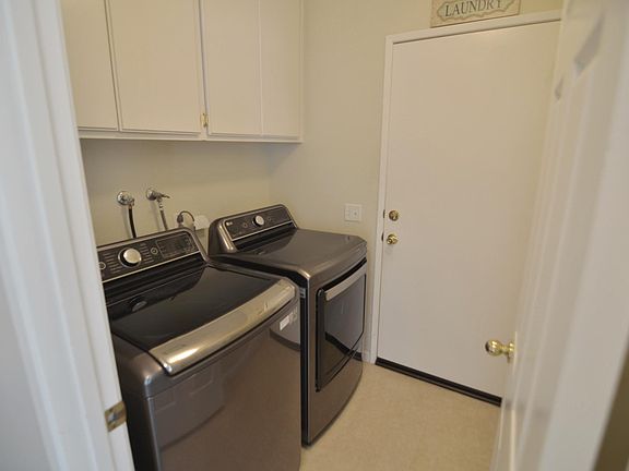 5th image of 34990 Hollyoak Way