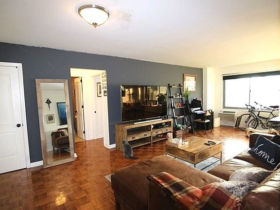 5th image of 175 W 12th St APT 9E