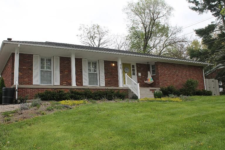 1st image of 953 Crosshill Dr