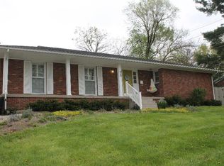 953 Crosshill Dr, Frankfort, KY 40601