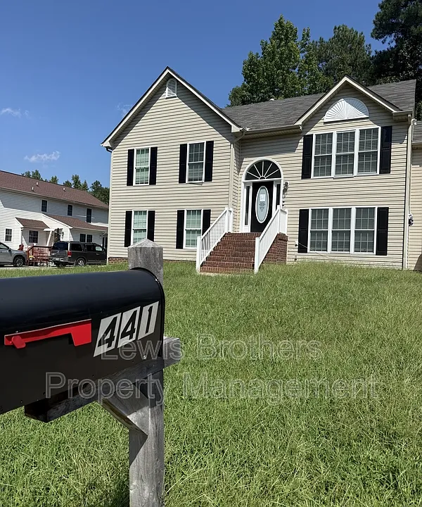 441 Battersea Ln