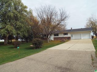 2336 Oak Hill Ave, Ashton, IA 51232