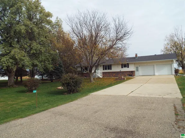 2336 Oak Hill Ave, Ashton, IA 51232