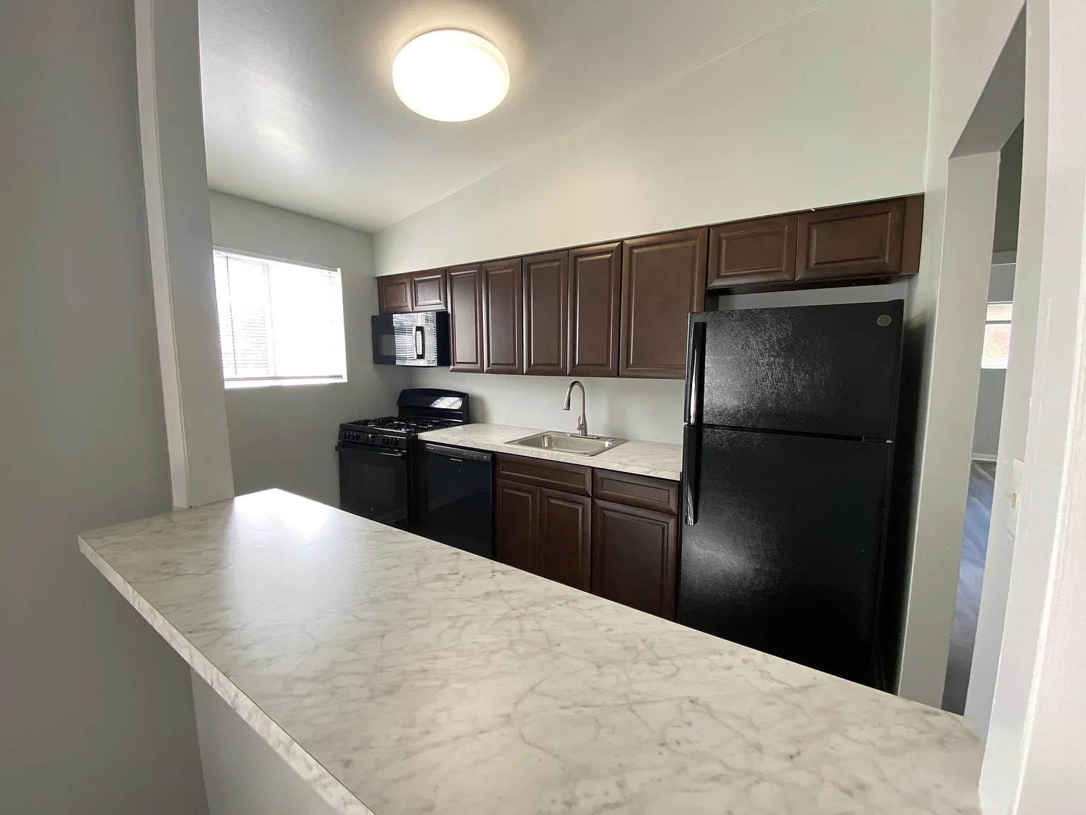 Fox Crossing Apartments — Photo 4