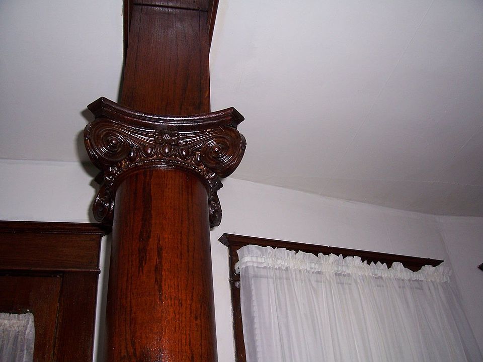 Beautiful detail in wood columns
