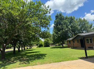 1916 Hilltop Cir, Newcastle, OK 73065