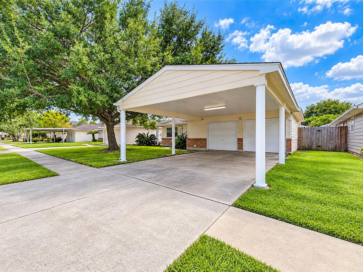 3 bed, 1.5 bath, 1004 sqft, $1,850 — Photo 4