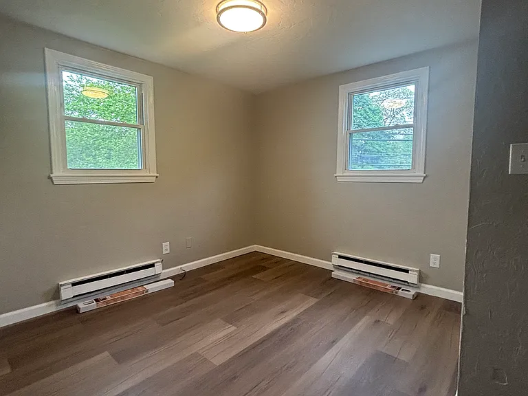 162-164 Essex St #1 — Photo 9