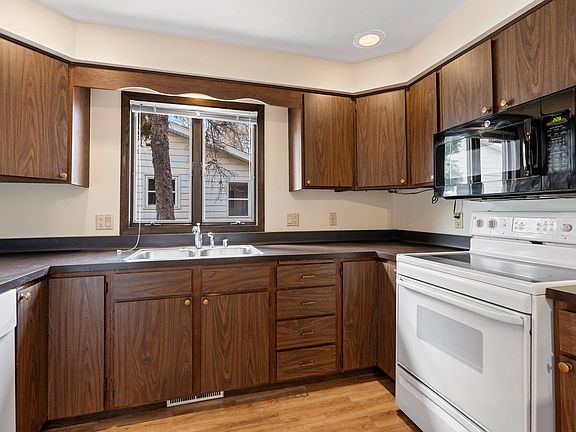3rd image of 918 E Windfield Pl #918