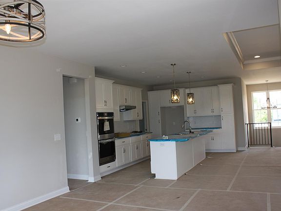 5th image of 338 Muirfield Poin Lot 215