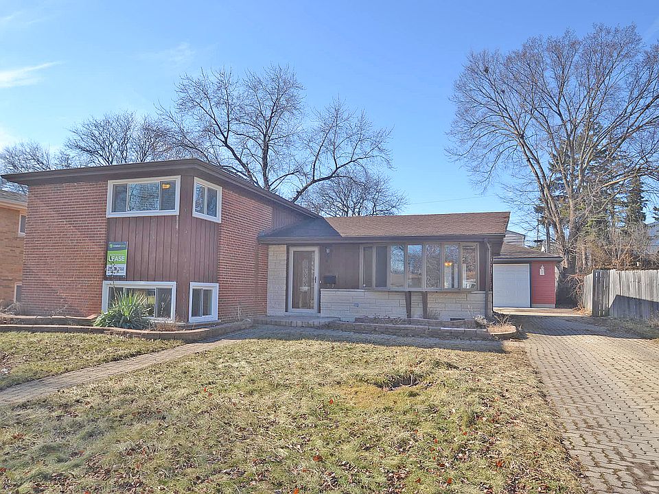 1st image of 738 Dennis Dr