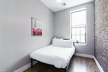 Rented by Rennit Inc.