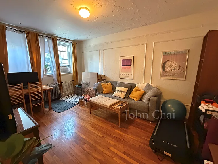 70 Chiswick Rd #4 — Photo 5
