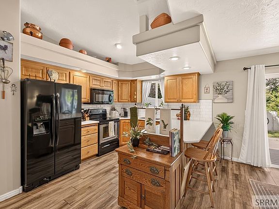 3rd image of 970 Silkwood Cir