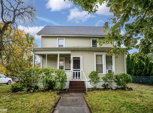 205 E Shadbolt St, Lake Orion, MI