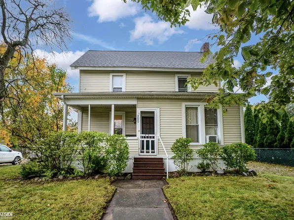 205 E Shadbolt St, Lake Orion, MI 48362