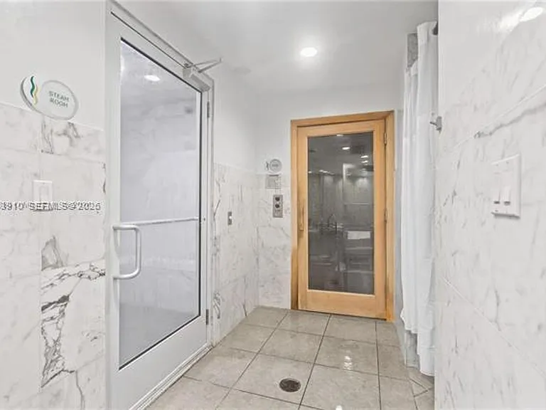 253 NE 2nd St #433 — Photo 19