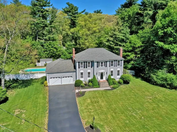 15 Old Colony Dr, Norfolk, MA 02056